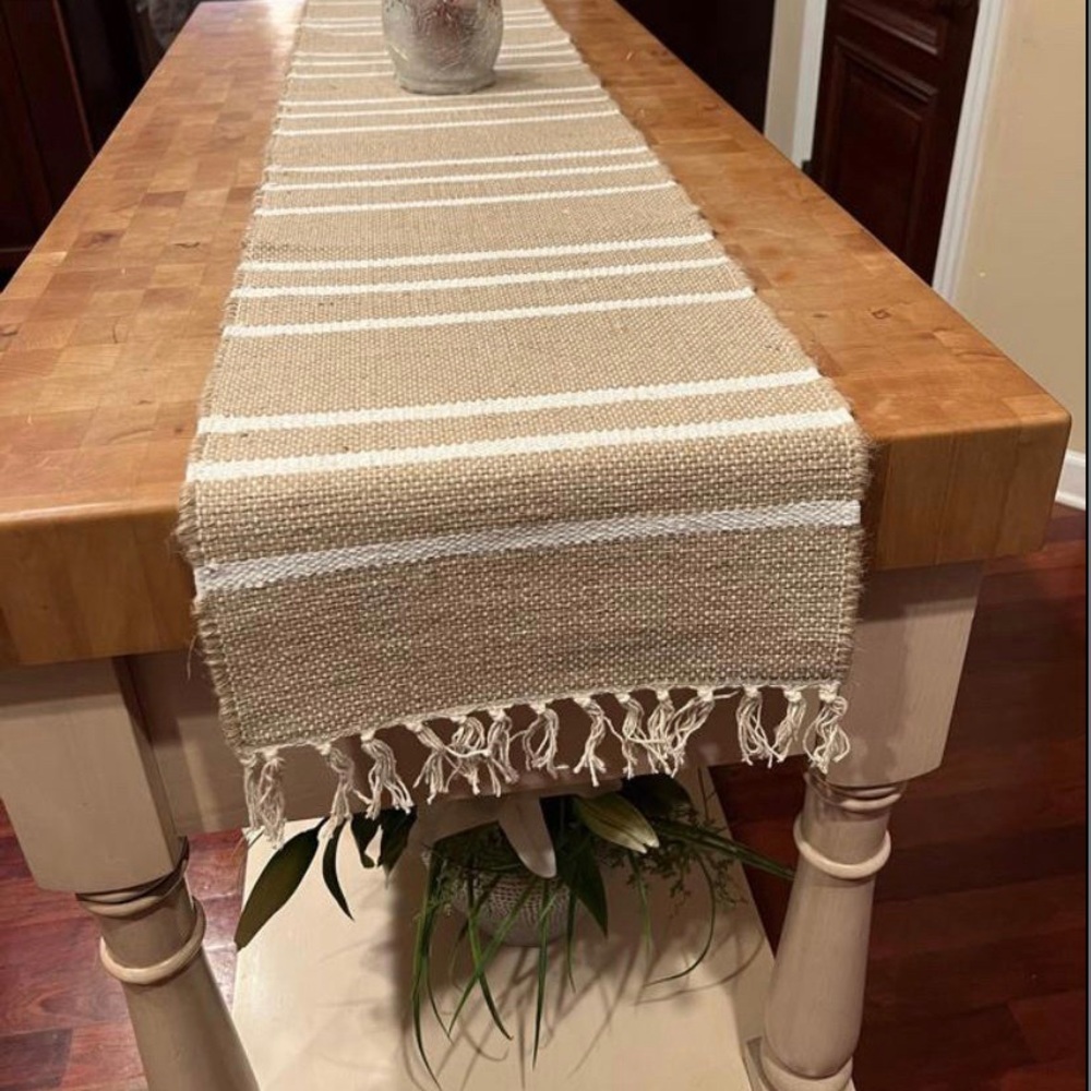 Table Runner - Picture 3 of 3